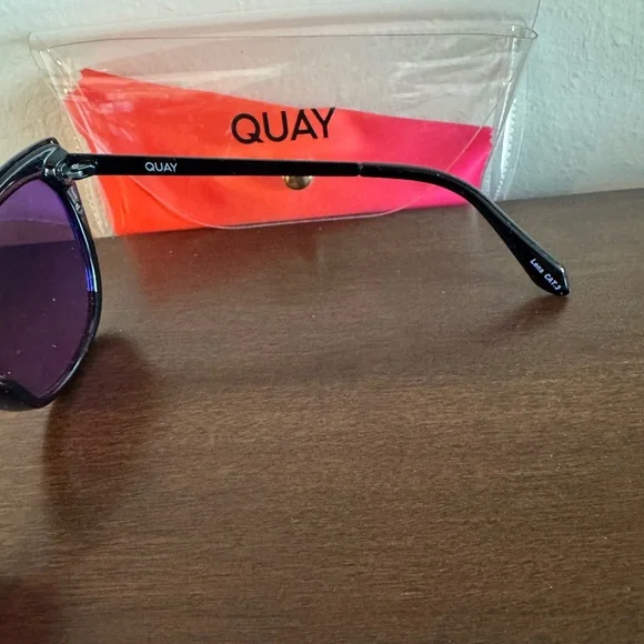 Worn Once! Quay Australia Honey Black and Pink Cat-Eye Sunglasses - Picture 4 of 5